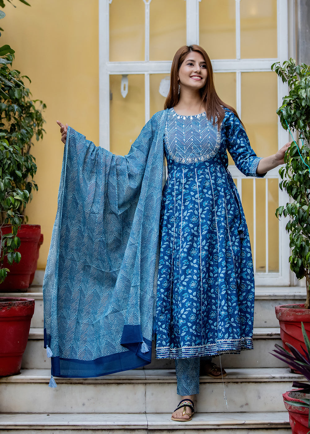 Kaajh Women's Blue Mirror Embellished Anarkali Suit Set | Grocsy