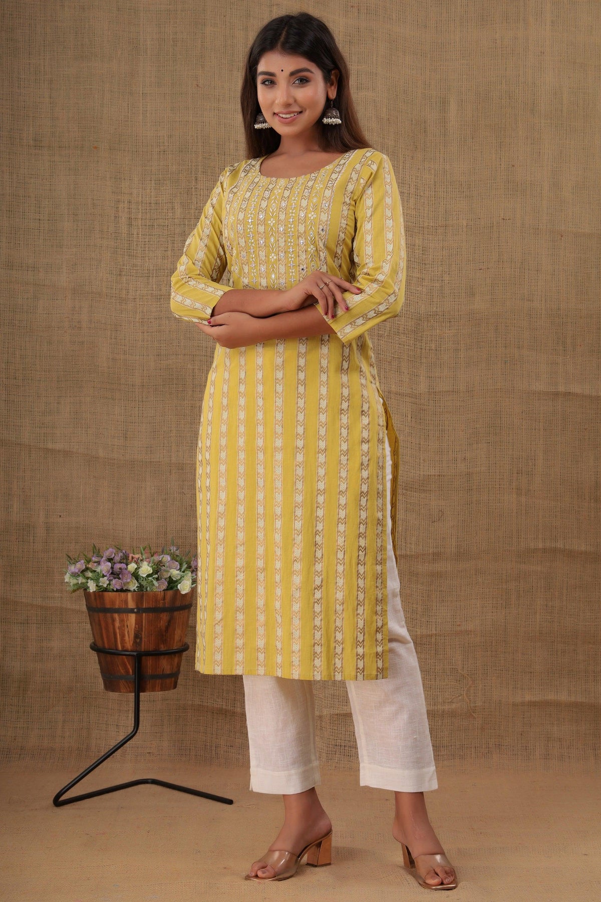 Kaajh Women's Yellow Mirror Embroidery Kurta Pant Set | Grocsy