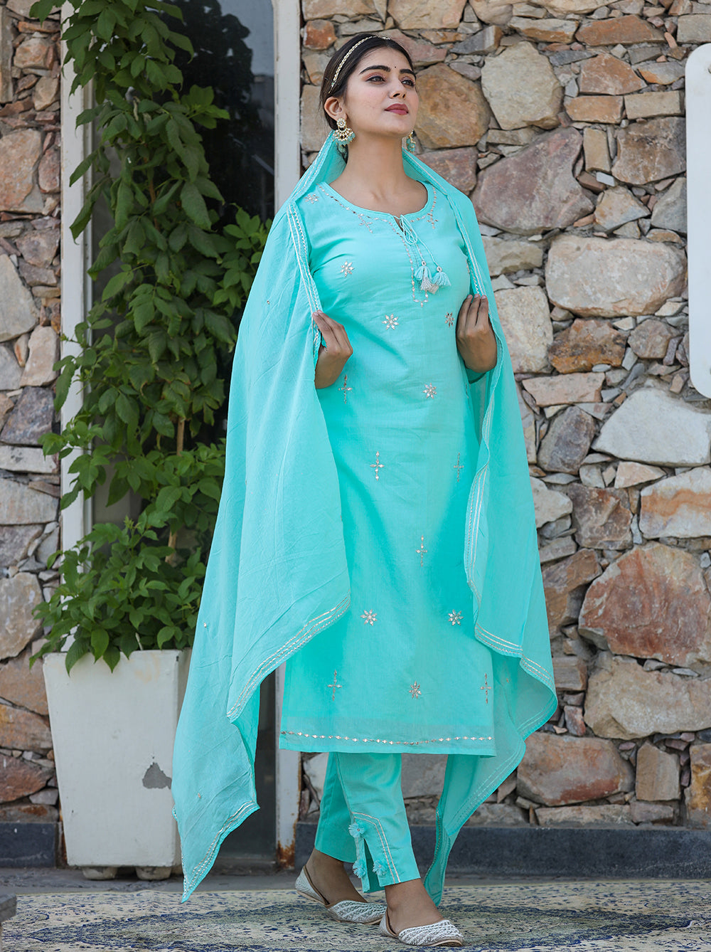 Kaajh Woman's Green Mirror Embellished Cotton Kurta Pant And Dupatta Set | Grocsy