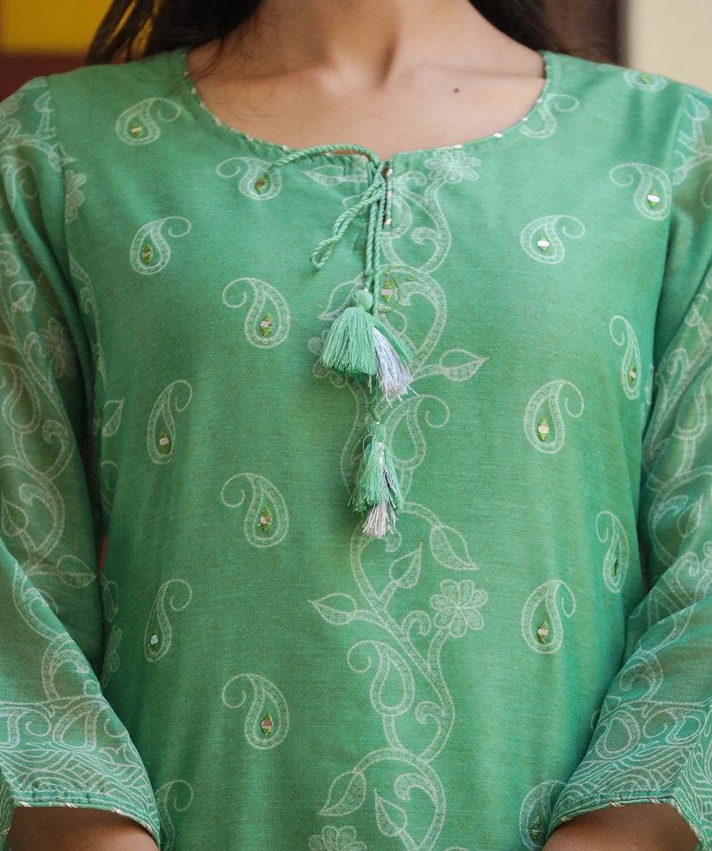 Kaajh Women's Green Printed Chanderi Kurta Set With Pant And Dupatta | Grocsy