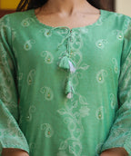 Kaajh Women's Green Printed Chanderi Kurta Set With Pant And Dupatta | Grocsy