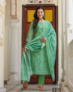 Kaajh Women's Green Printed Chanderi Kurta Set With Pant And Dupatta | Grocsy