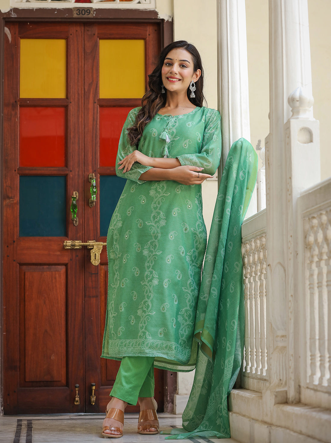 Kaajh Women's Green Printed Chanderi Kurta Set With Pant And Dupatta | Grocsy
