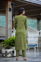 Kaajh Women's Green Printed Kurta Pant Set | Grocsy