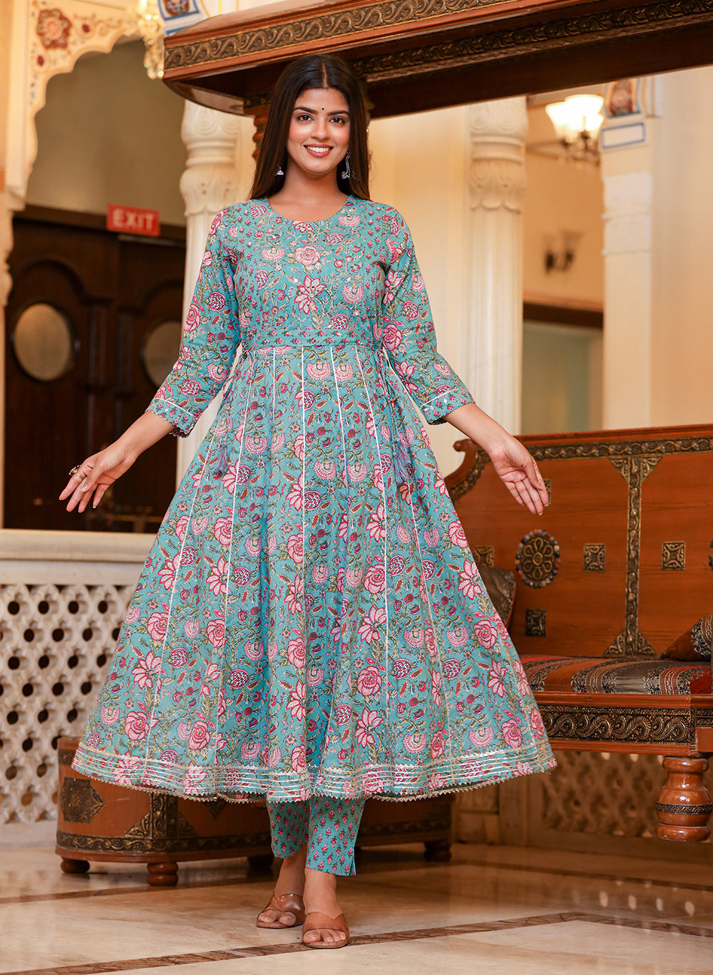 Kaajh Women's Turquoise Floral Print Flared Anarkali Kurta With Pant | Grocsy