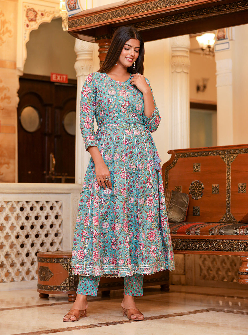 Kaajh Women's Turquoise Floral Print Flared Anarkali Kurta With Pant | Grocsy