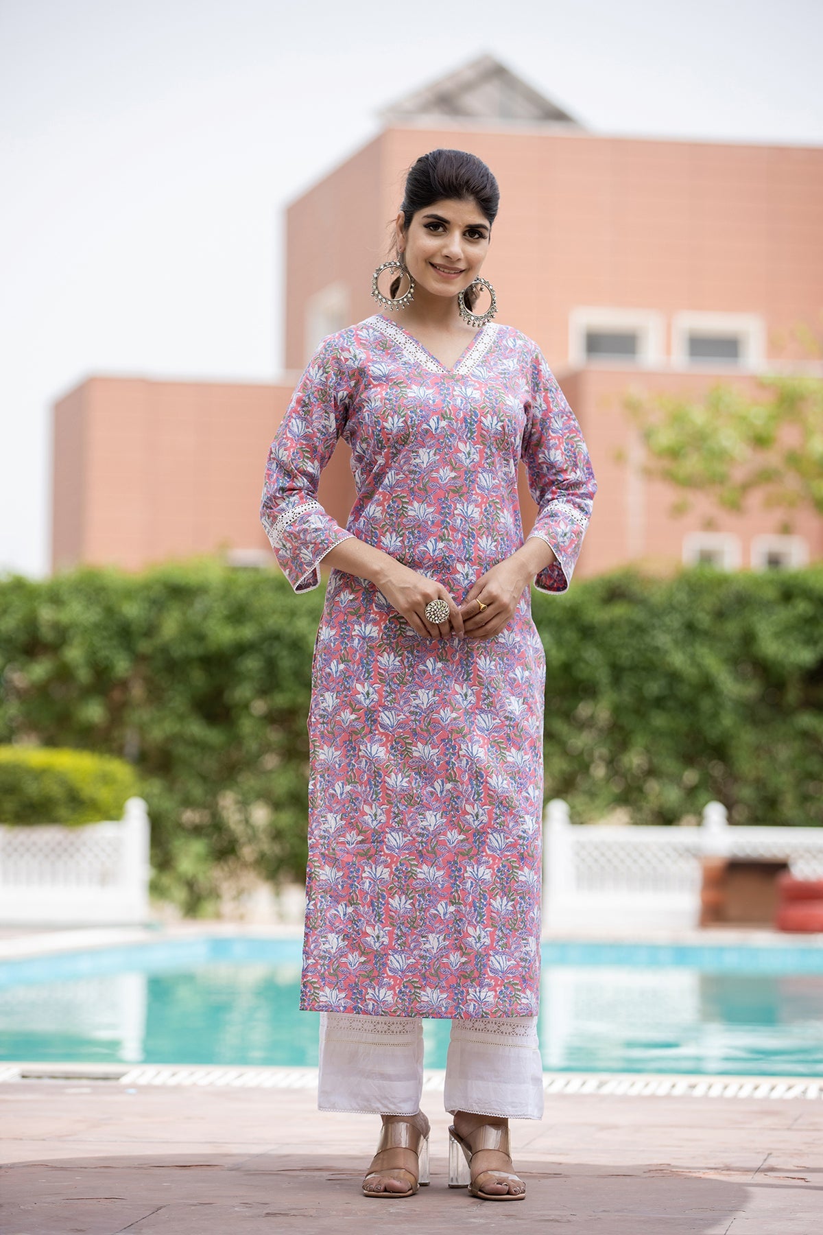Kaajh Women's Pink Floral Printed Cotton Kurta | Grocsy