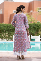 Kaajh Women's Pink Floral Printed Cotton Kurta | Grocsy