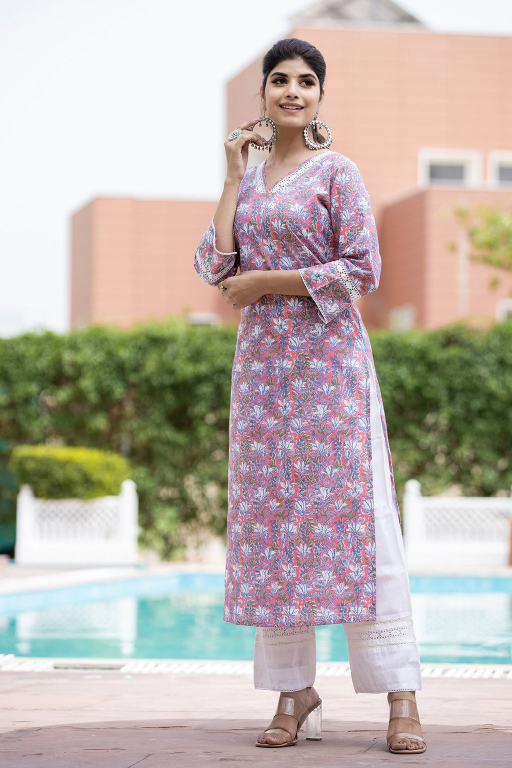 Kaajh Women's Pink Floral Printed Cotton Kurta | Grocsy