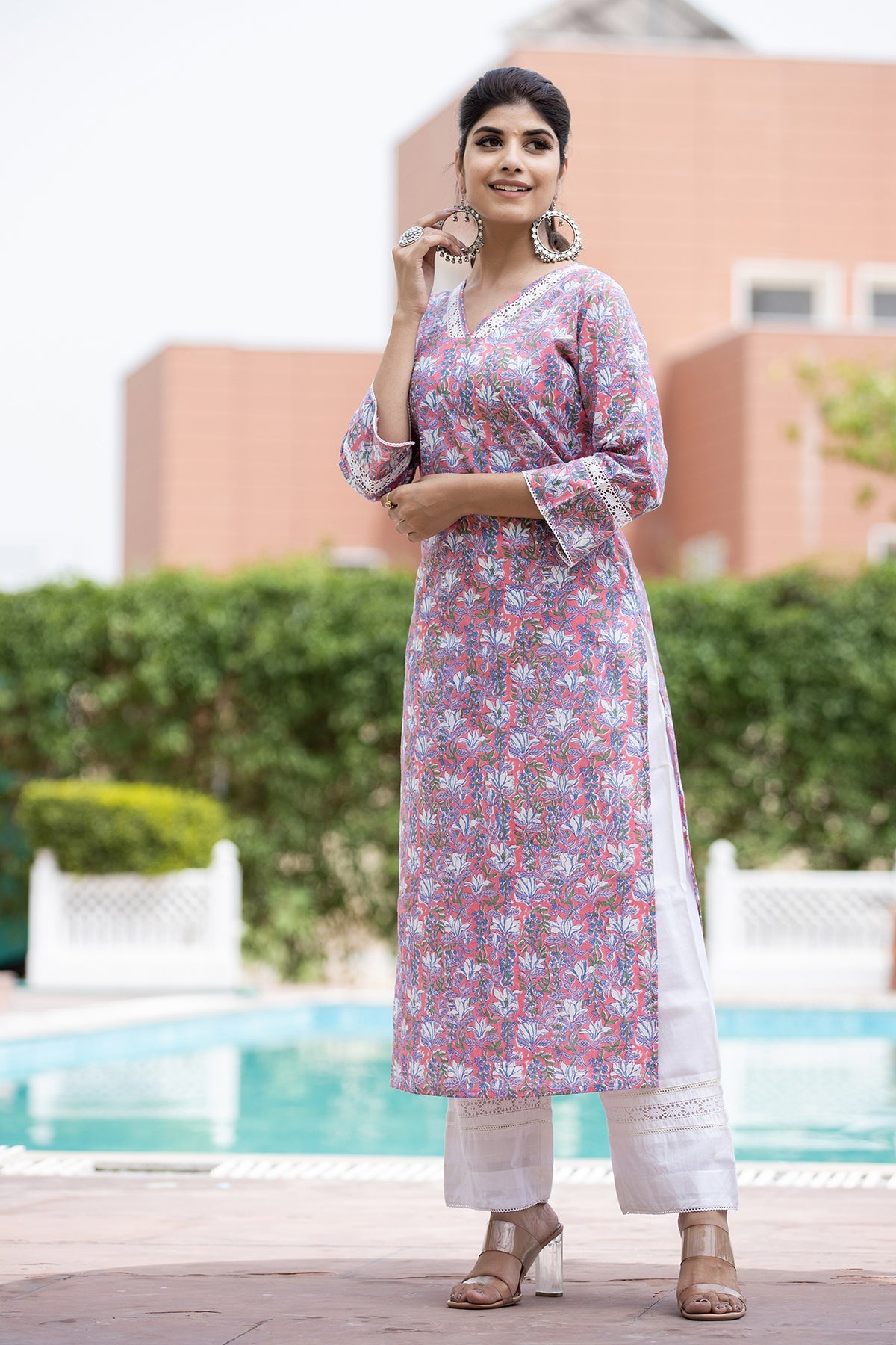 Kaajh Women's Pink Floral Printed Cotton Kurta | Grocsy