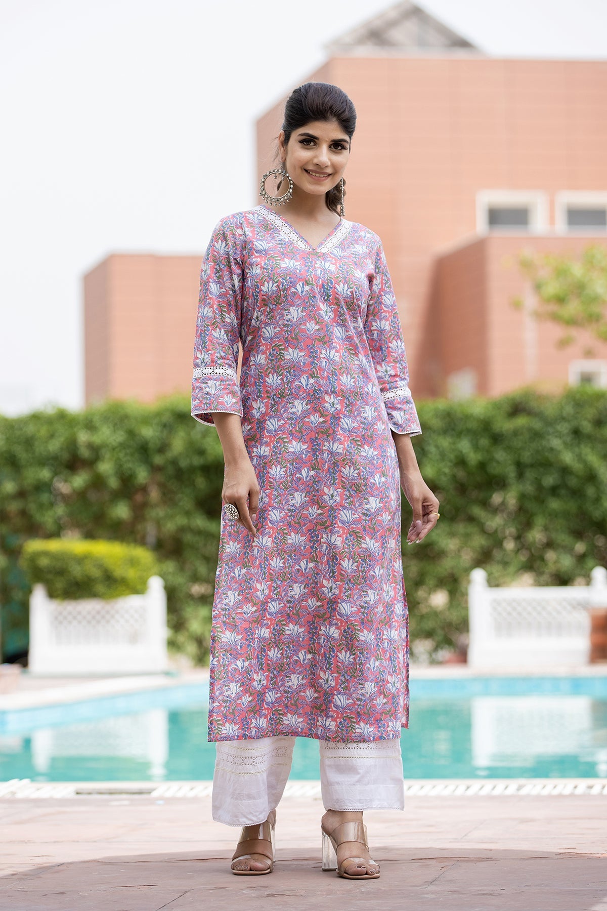 Kaajh Women's Pink Floral Printed Cotton Kurta | Grocsy