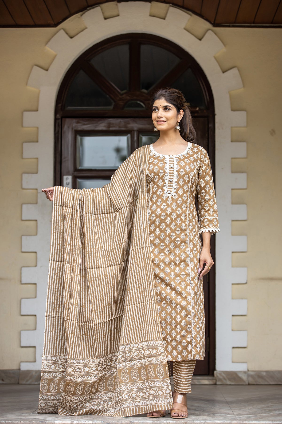 Kaajh Women's Coffee Brown Floral Printed Cotton Kurta Pant Dupatta Set | Grocsy