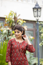 Kaajh Women's Maroon Floral Printed Cotton Kurta Pant Set | Grocsy