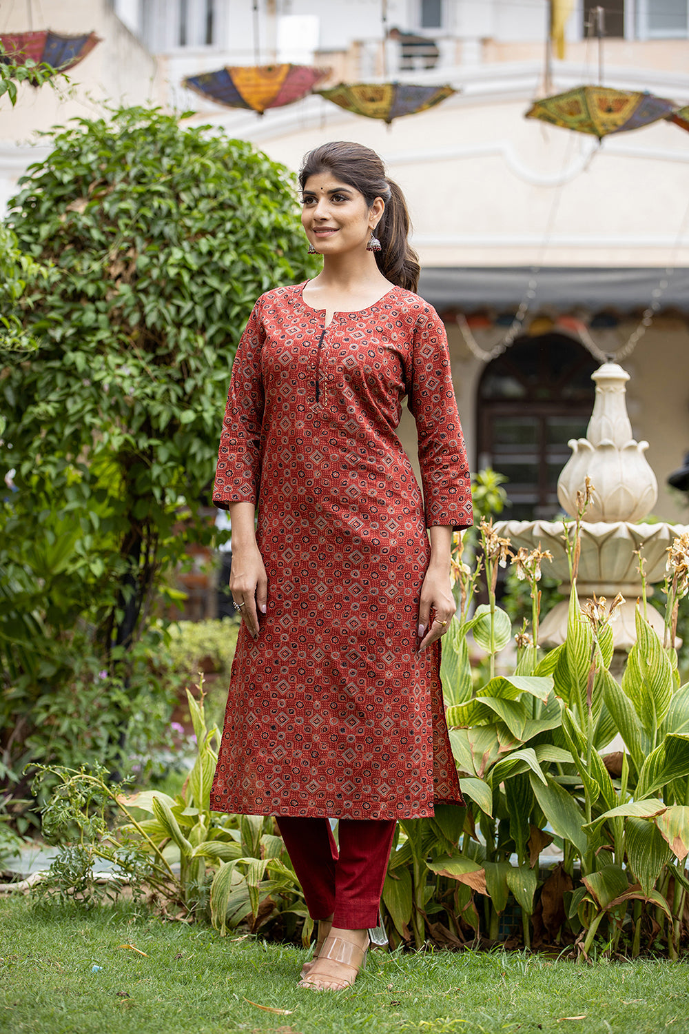 Kaajh Women's Maroon Printed Cotton Kurta Pant Dupatta Set | Grocsy