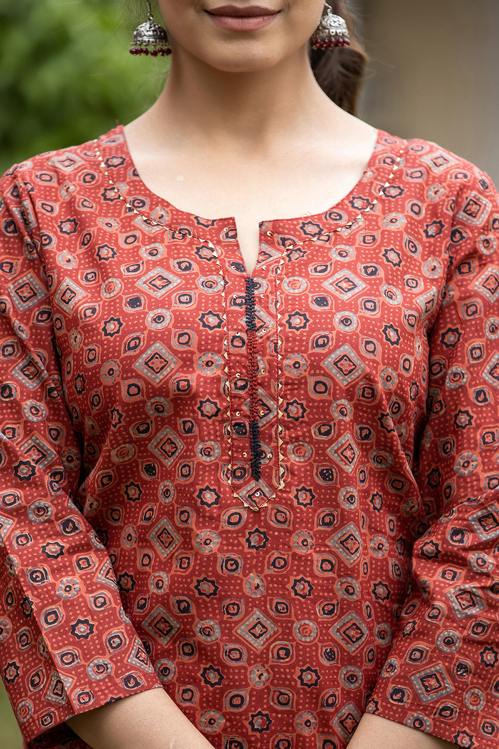 Kaajh Women's Maroon Printed Cotton Kurta Pant Dupatta Set | Grocsy
