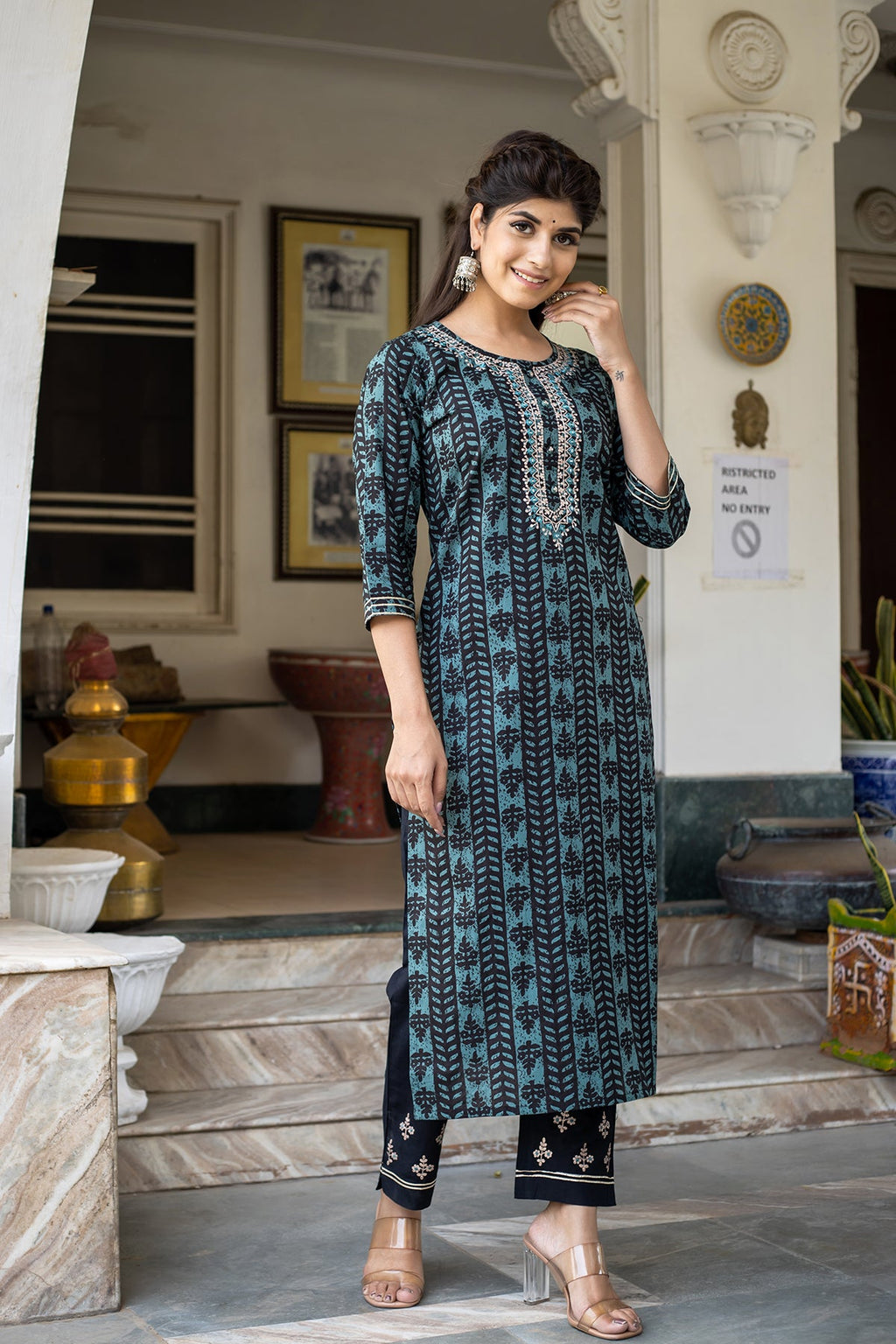 Kaajh Women's Green Embroidered Kurta Pant Set | Grocsy