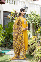 Kaajh Women's Yellow Zari Embroidery Kurta Pant Set With Dupatta | Grocsy