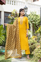 Kaajh Women's Yellow Zari Embroidery Kurta Pant Set With Dupatta | Grocsy