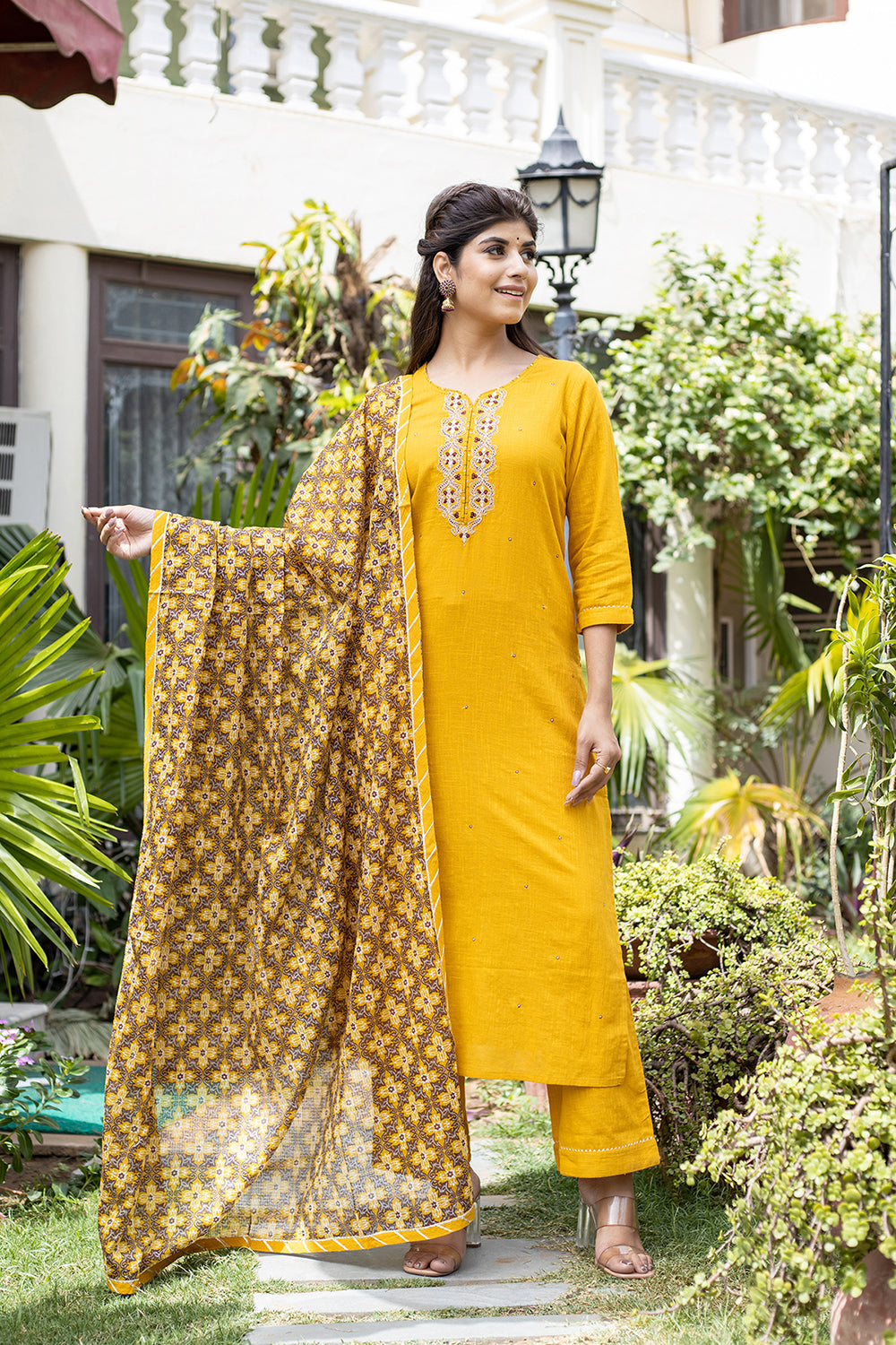 Kaajh Women's Yellow Zari Embroidery Kurta Pant Set With Dupatta | Grocsy