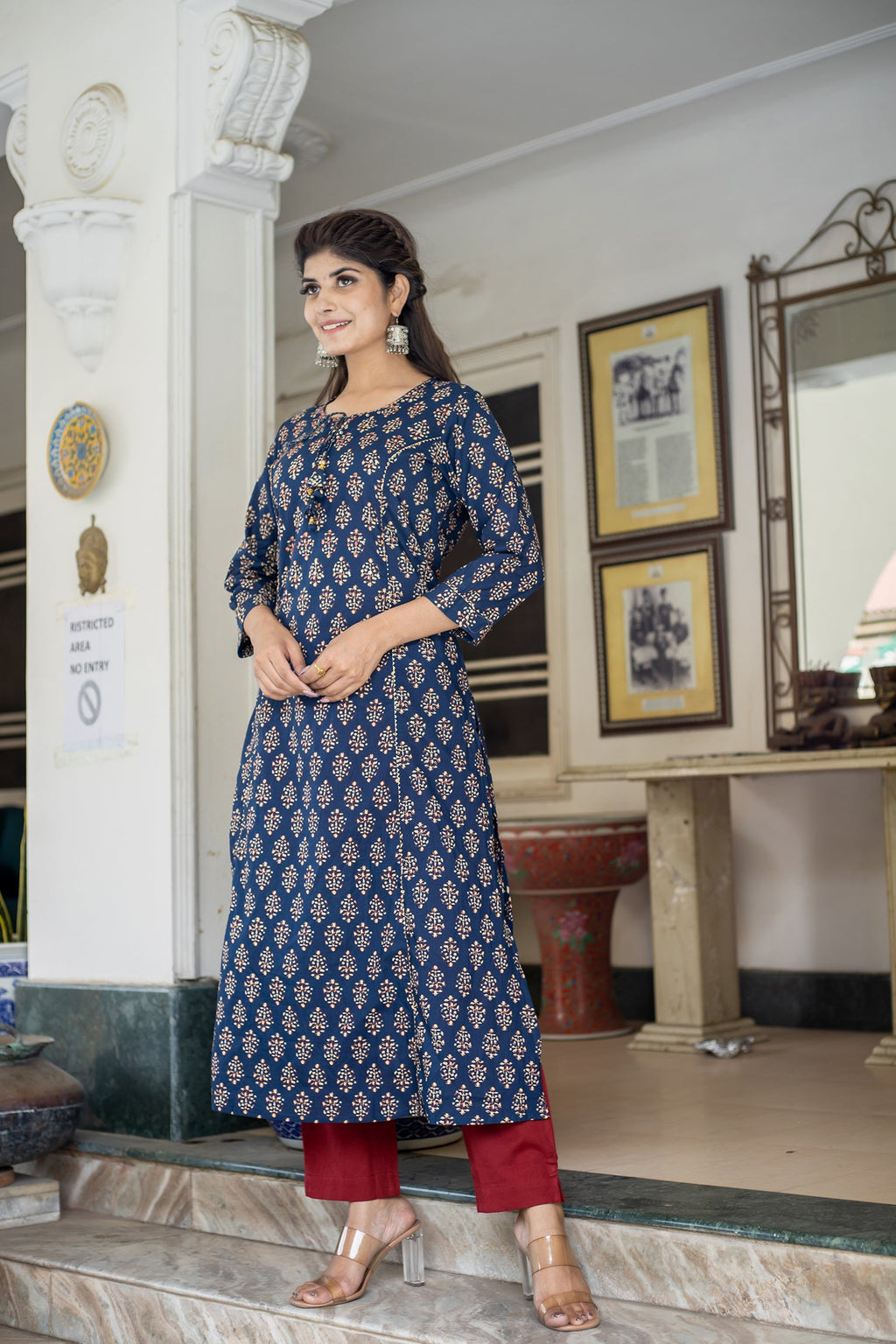 Kaajh Women's Blue Bagru Print Kurta Pant Set | Grocsy