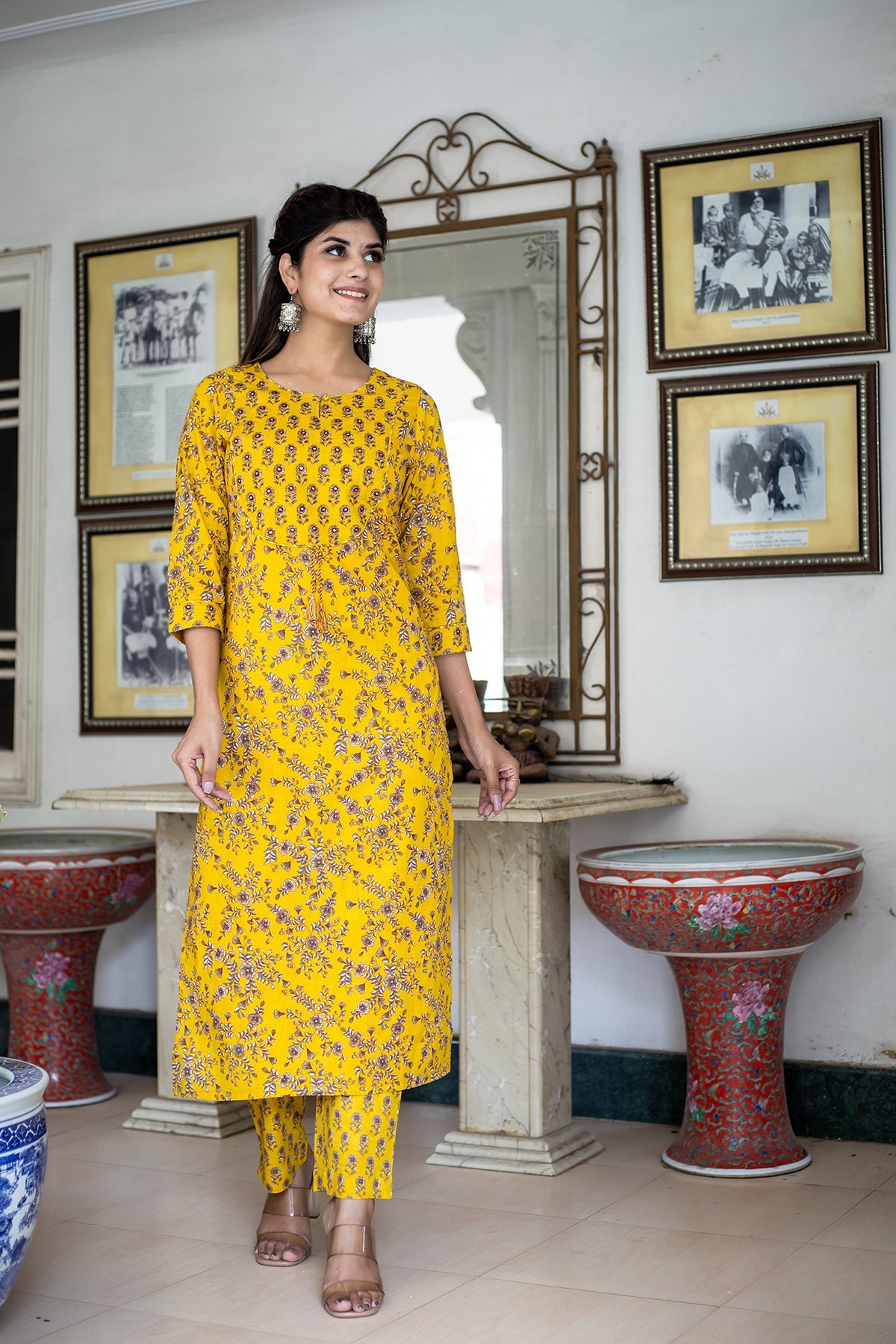 Kaajh Women's Yellow Floral Print Kurta Pant Set | Grocsy