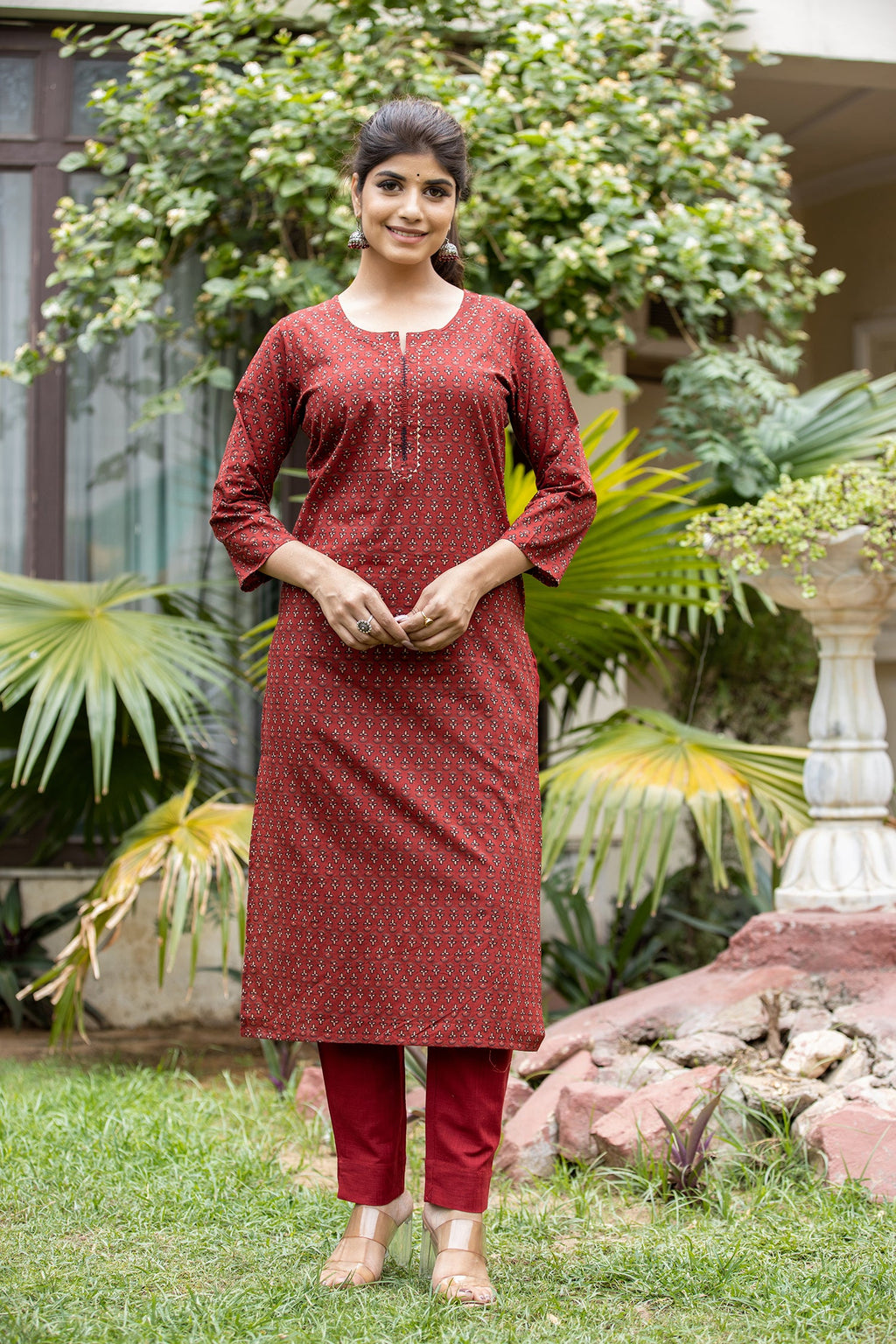 Kaajh Women's Maroon Bootti Printed Cotton Kurta Pant Set | Grocsy