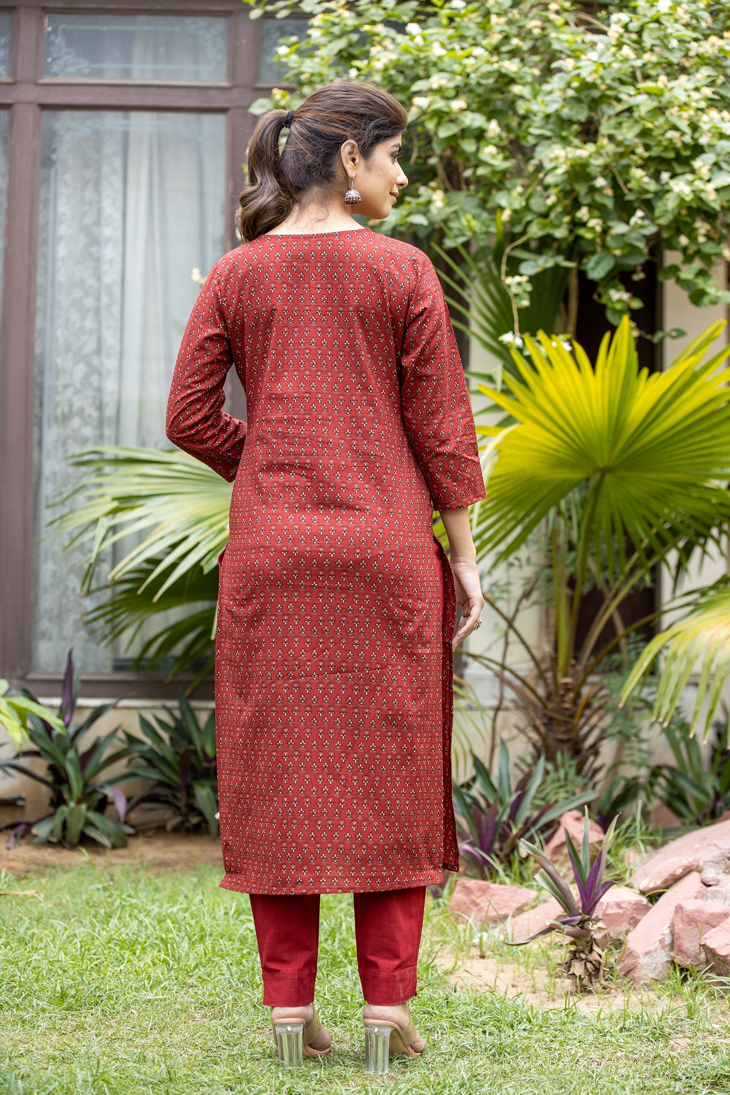 Kaajh Women's Maroon Bootti Printed Cotton Kurta Pant Set | Grocsy