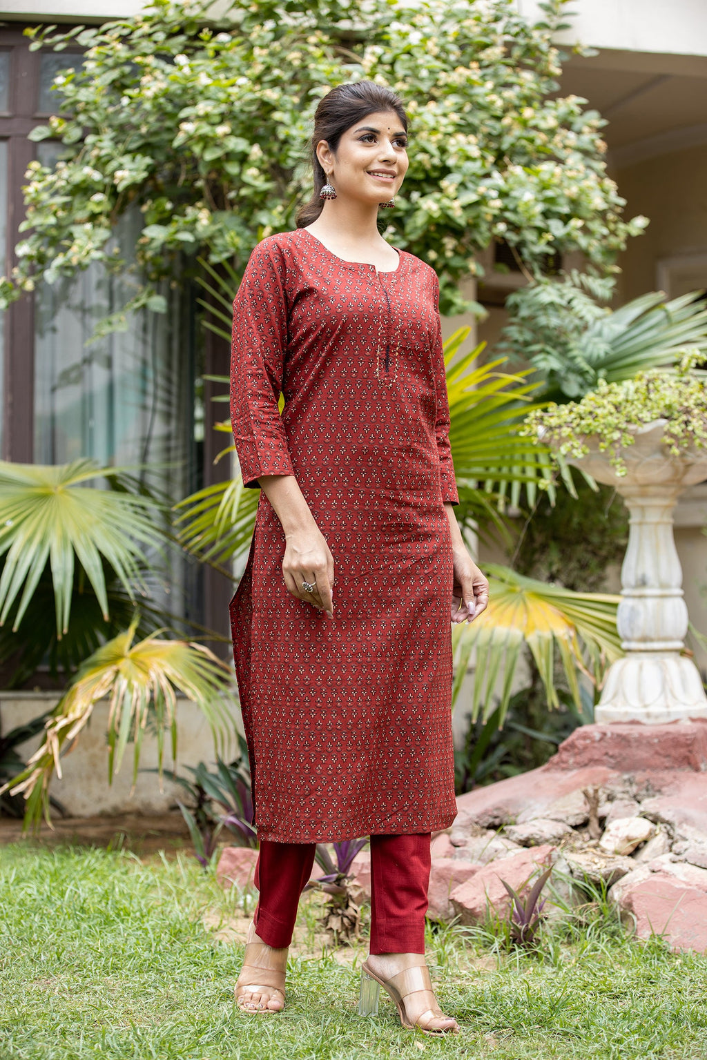 Kaajh Women's Maroon Bootti Printed Cotton Kurta Pant Set | Grocsy