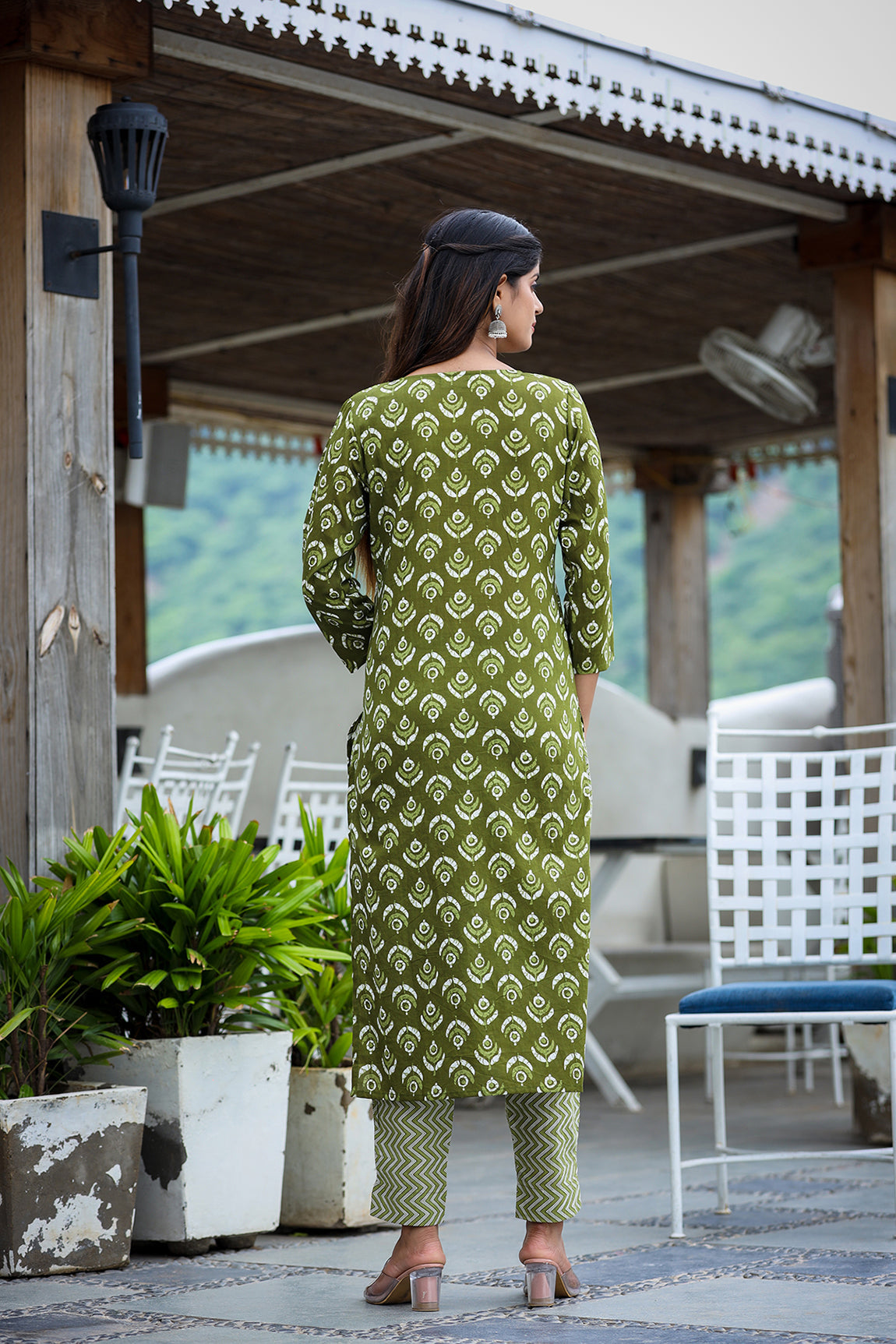 Kaajh Women's Green Floral Printed Kurta Pant Set | Grocsy