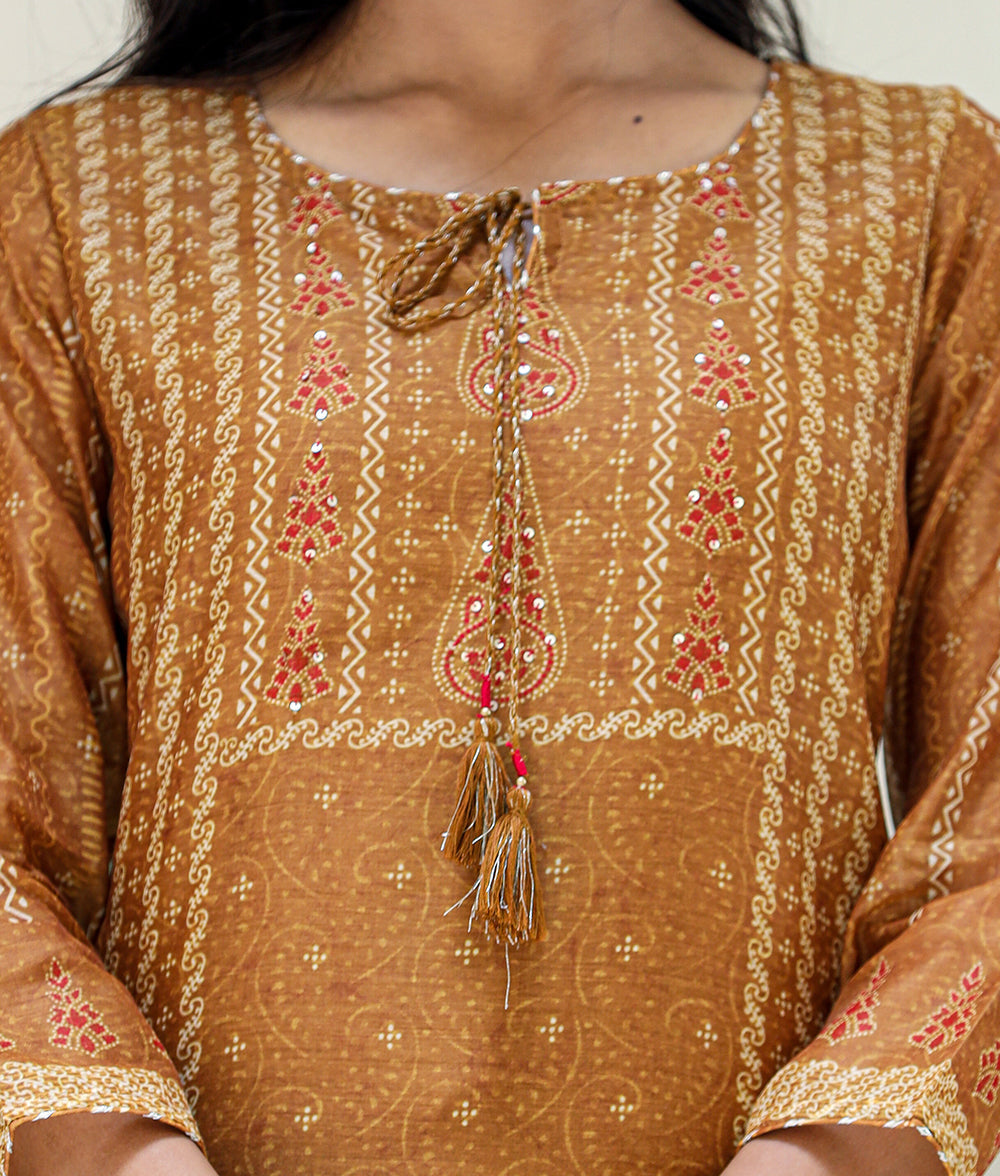Kaajh Women's Mustard Yellow Chanderi Kurta Set With Trouser And Dupatta | Grocsy
