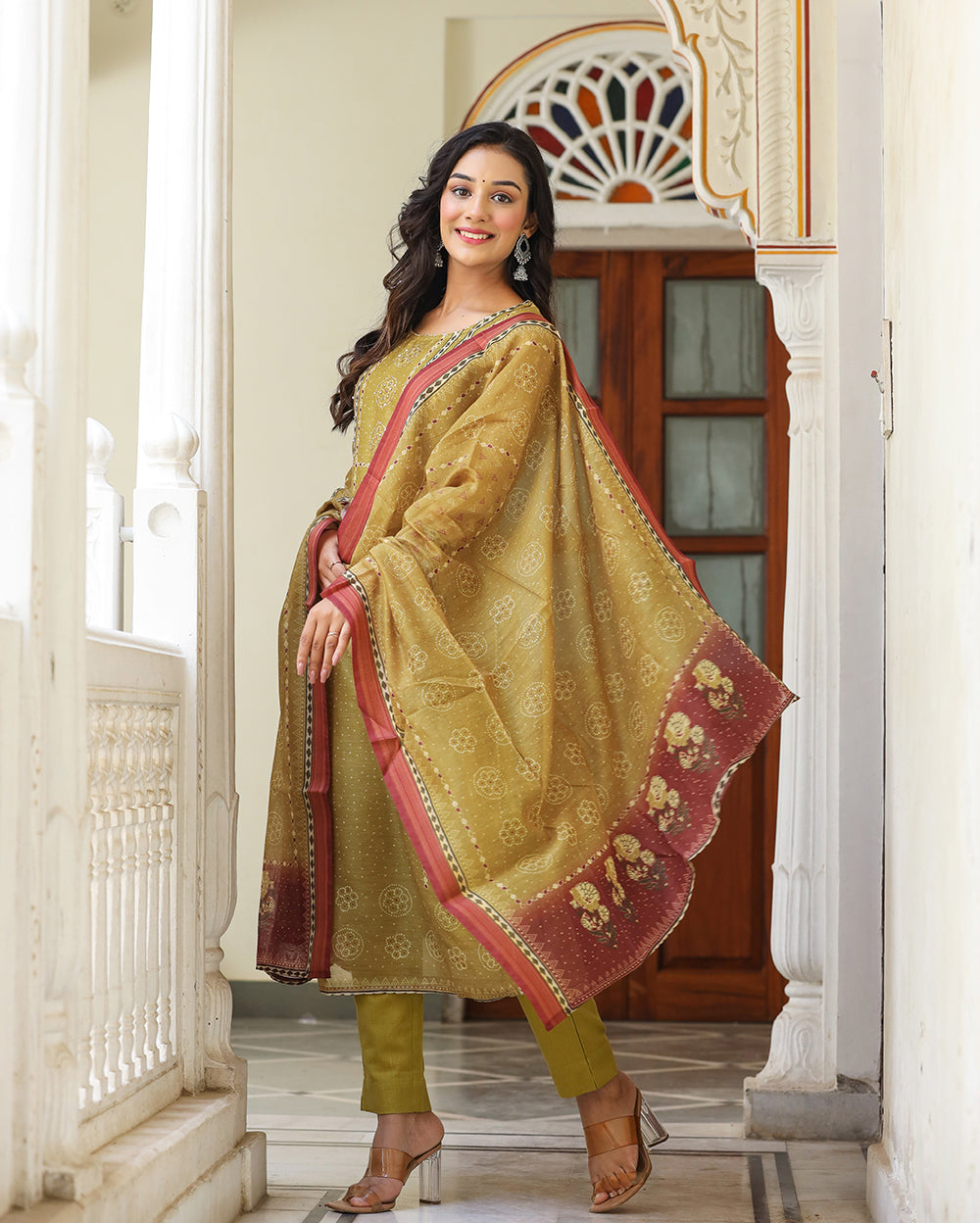 Kaajh Women's Mehndi Green Chanderi Kurta Set With Dupatta And Pant | Grocsy