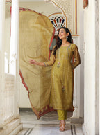 Kaajh Women's Mehndi Green Chanderi Kurta Set With Dupatta And Pant | Grocsy