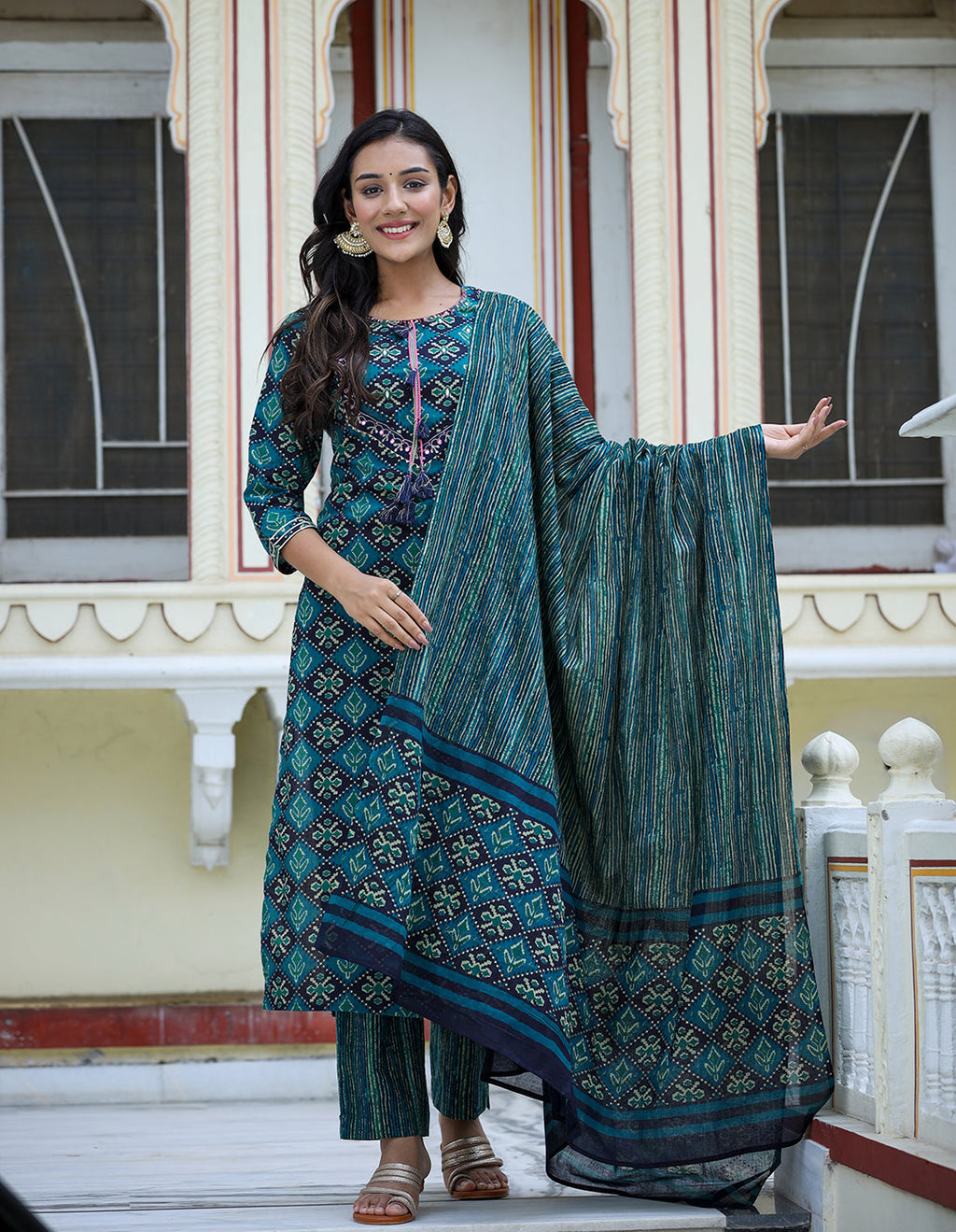 Kaajh Women's Green Ethnic Print Cotton Kurta Set With Pant And Dupatta | Grocsy