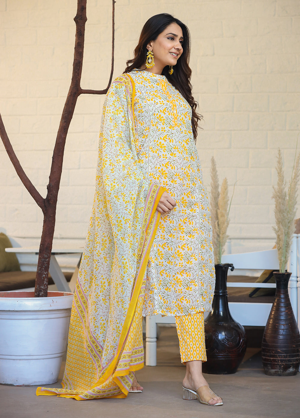 Kaajh Woman's Yellow Ethnic Print Cotton Kurta Pant Set With Dupatta | Grocsy