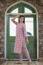 Kaajh Women's Pink Floral Printed Kurta Pant Set | Grocsy