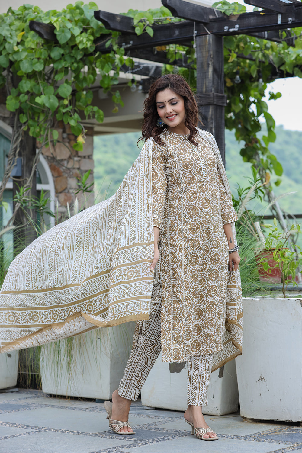 Kaajh Women's Brown Floral Cotton Suit Set | Grocsy