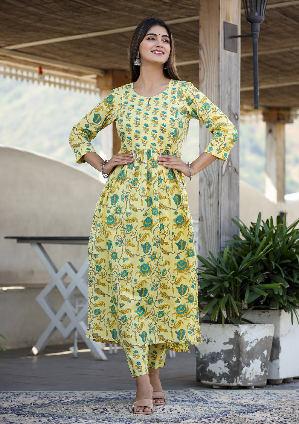 Kaajh Women's Yellow Floral Print Side Slit Cotton Kurta Pant Set | Grocsy