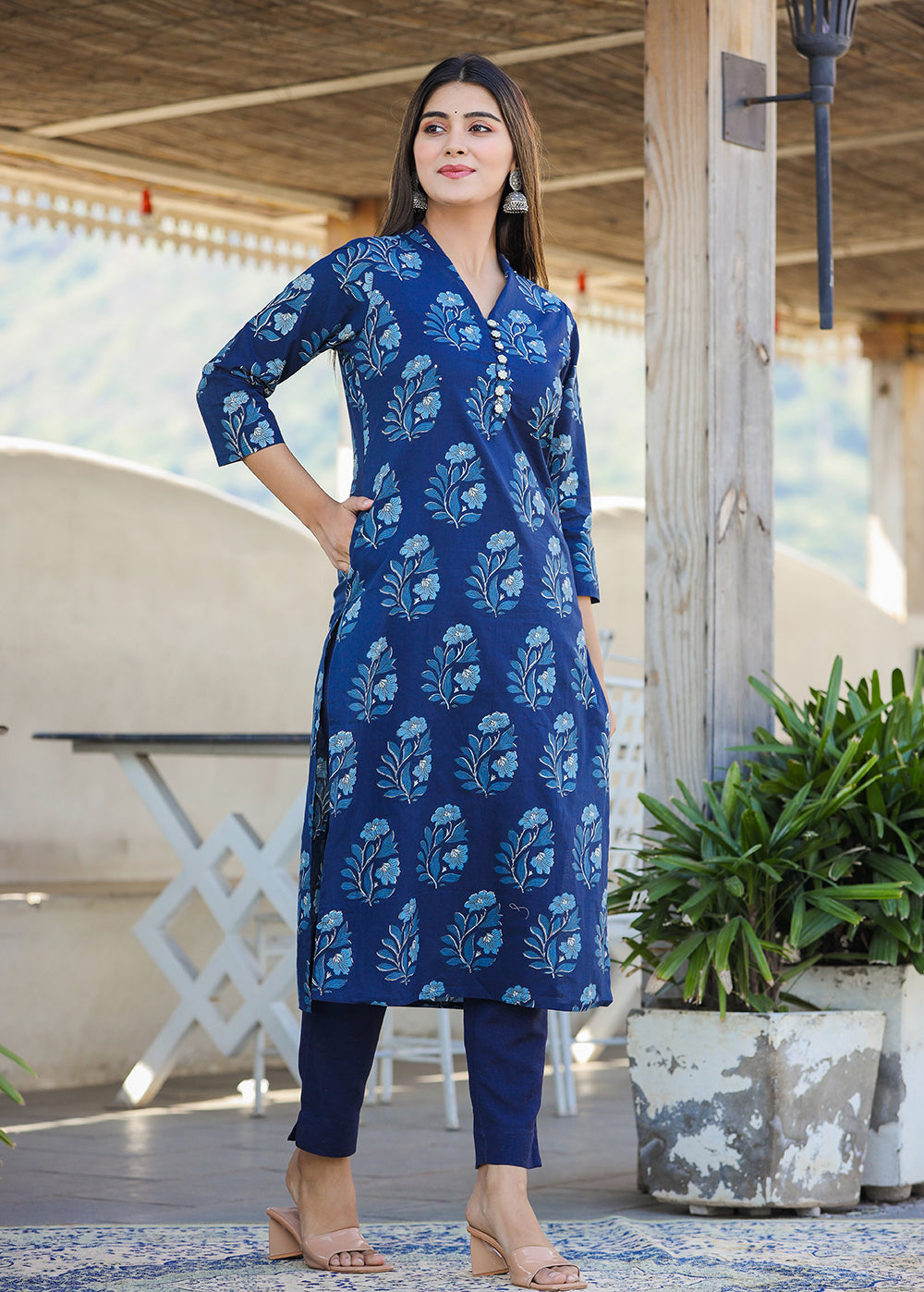 Kaajh Women's Blue Floral Print Cotton Kurta With Trouser | Grocsy