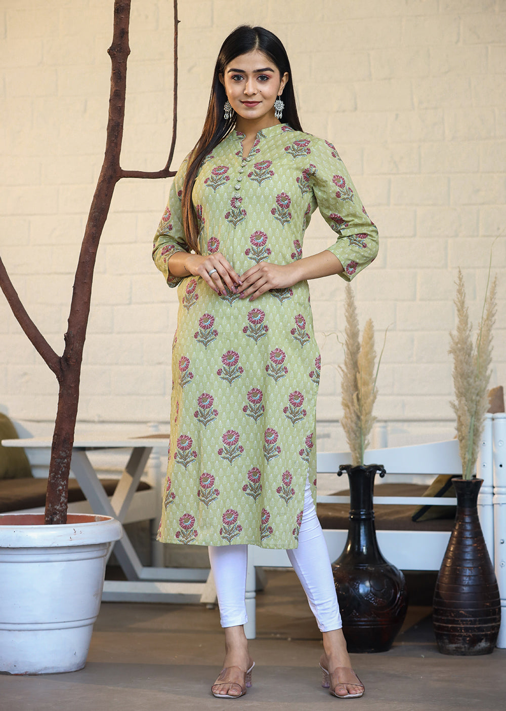 Kaajh Woman's Green Floral Print Cotton Casual Kurta | Grocsy