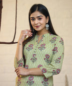Kaajh Woman's Green Floral Print Cotton Casual Kurta | Grocsy