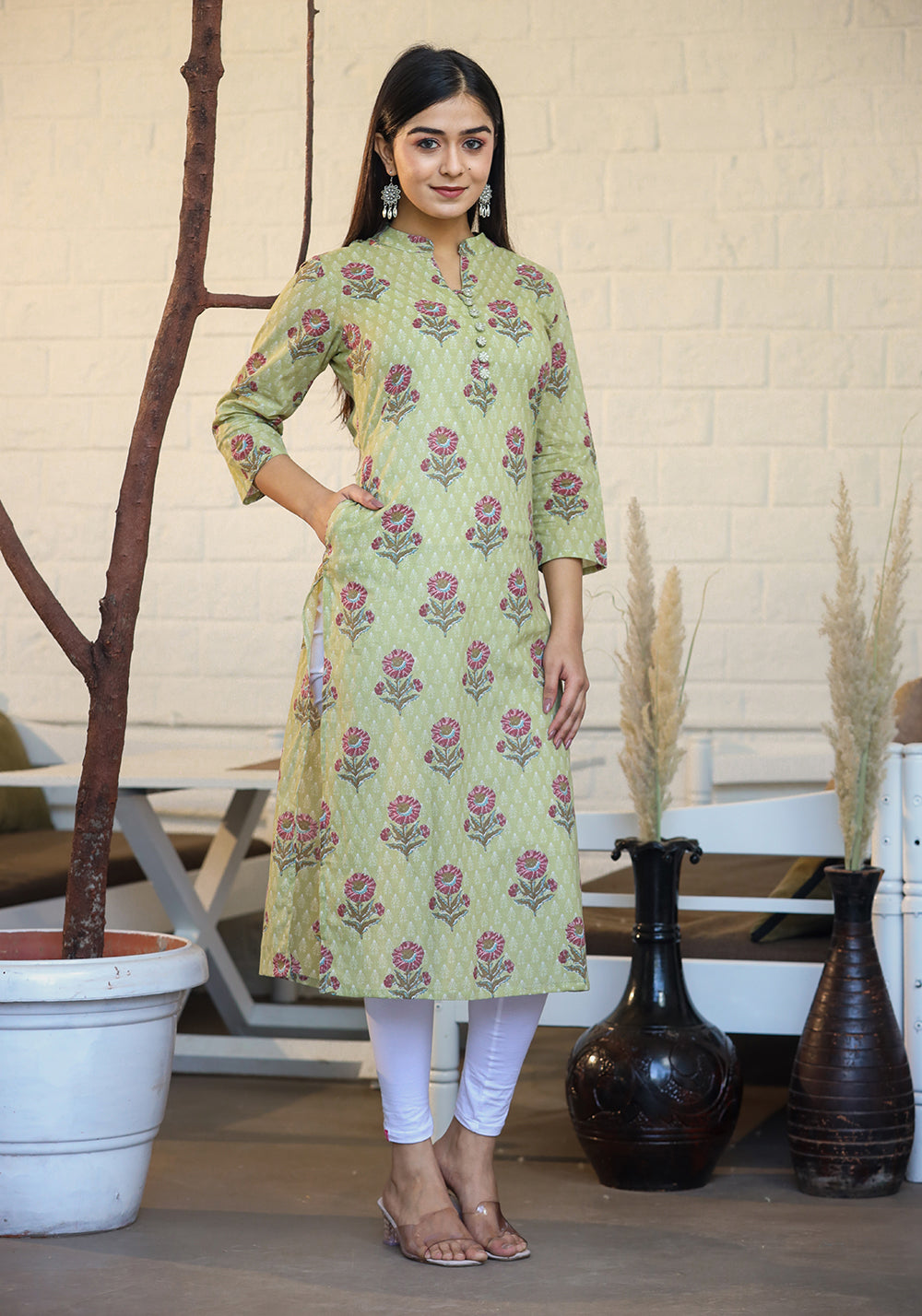 Kaajh Woman's Green Floral Print Cotton Casual Kurta | Grocsy