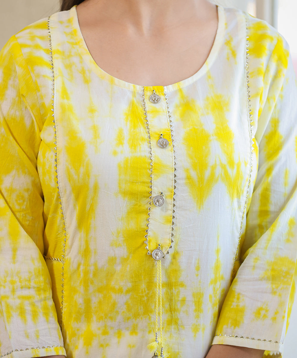 Kaajh Women's Yellow Shibori Tie Dye Cotton Casual Kurta | Grocsy