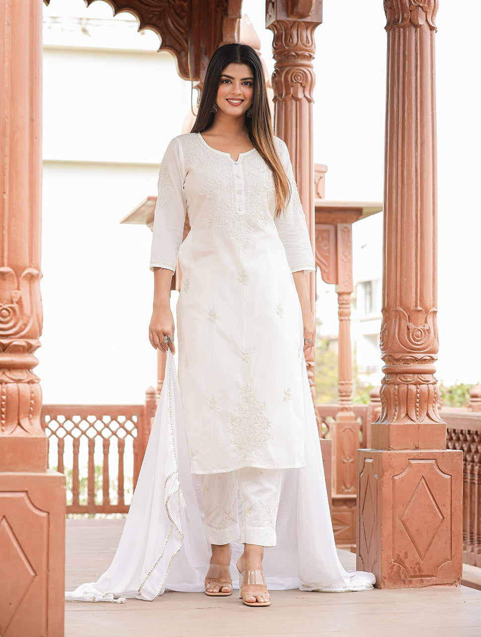Kaajh Women's Off White Lucknow Chikankari Cotton Kurta Set With Dupatta | Grocsy