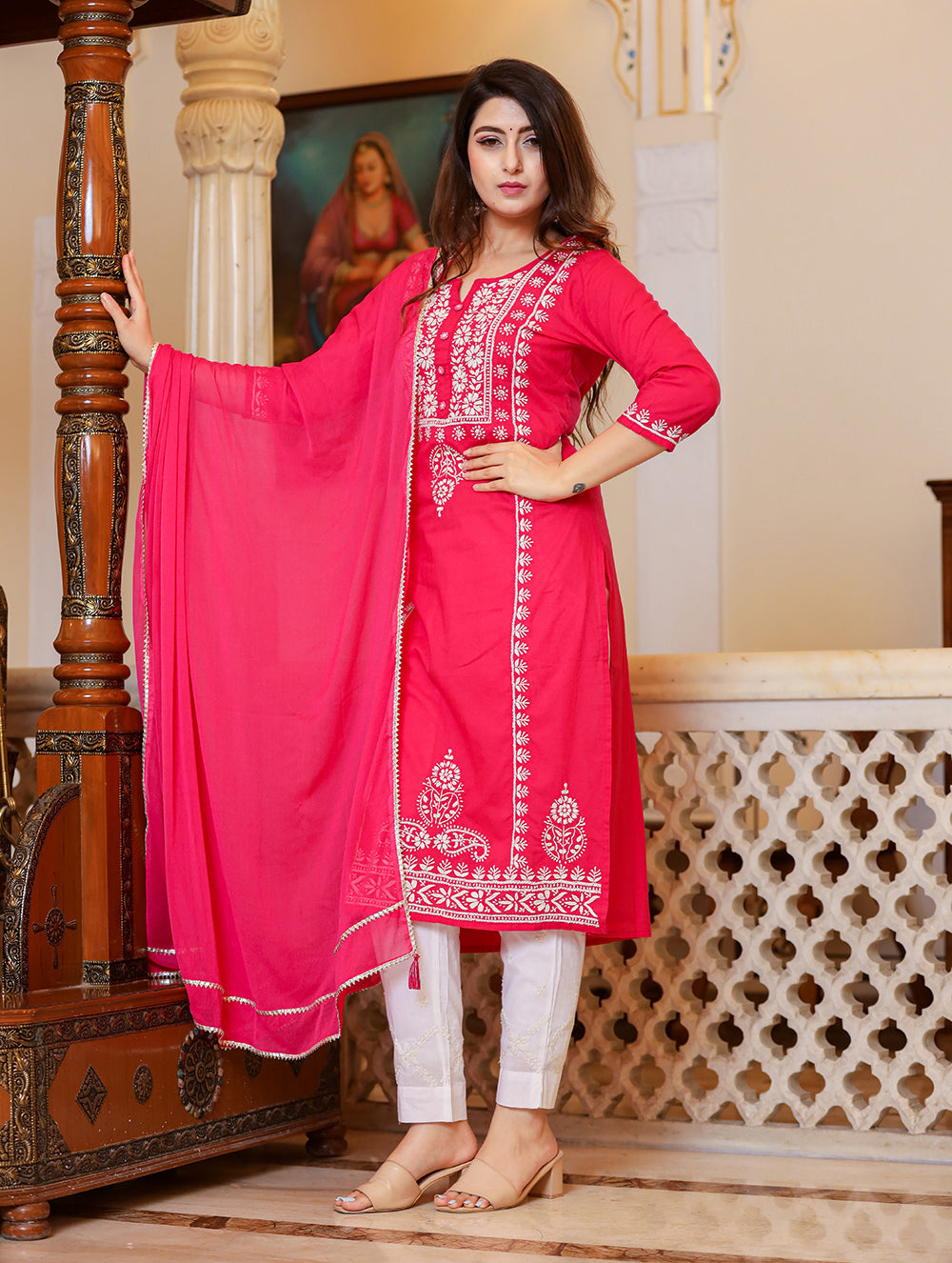 Kaajh Women's Pink Hand Embroidered Lucknow Chikankari Kurta Set With Dupatta | Grocsy