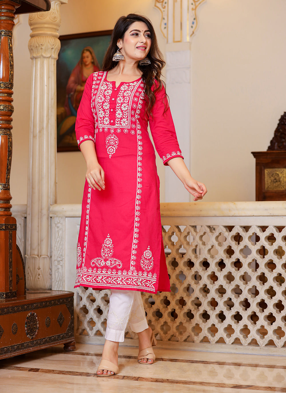 Kaajh Women's Pink Hand Embroidered Lucknow Chikankari Kurta Set With Dupatta | Grocsy