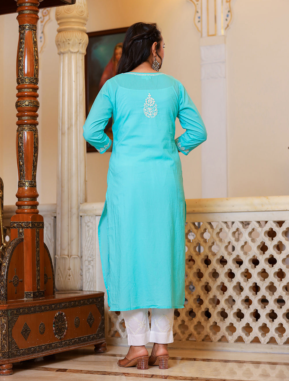 Kaajh Women's Turquoise Hand Embroidered Lucknow Chikankari Kurta Set With Dupatta | Grocsy