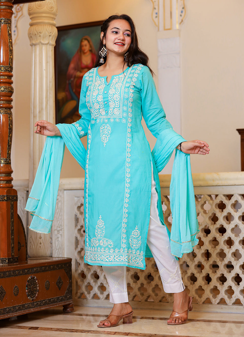 Kaajh Women's Turquoise Hand Embroidered Lucknow Chikankari Kurta Set With Dupatta | Grocsy