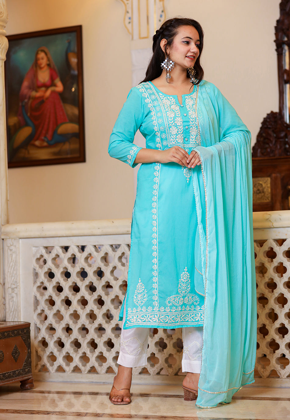 Kaajh Women's Turquoise Hand Embroidered Lucknow Chikankari Kurta Set With Dupatta | Grocsy