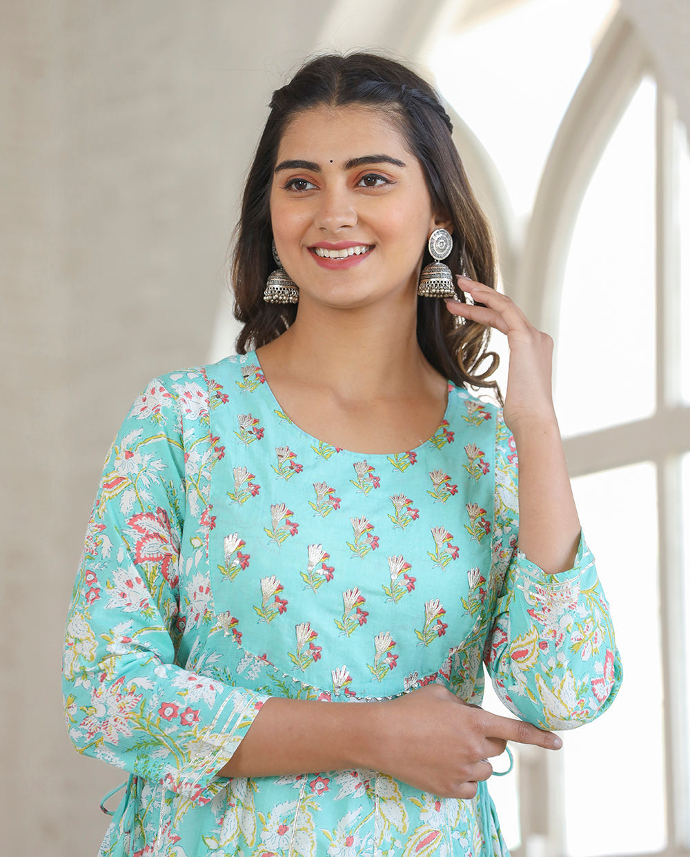 Kaajh Green Embroidered Cotton A-Line Kurta | Grocsy