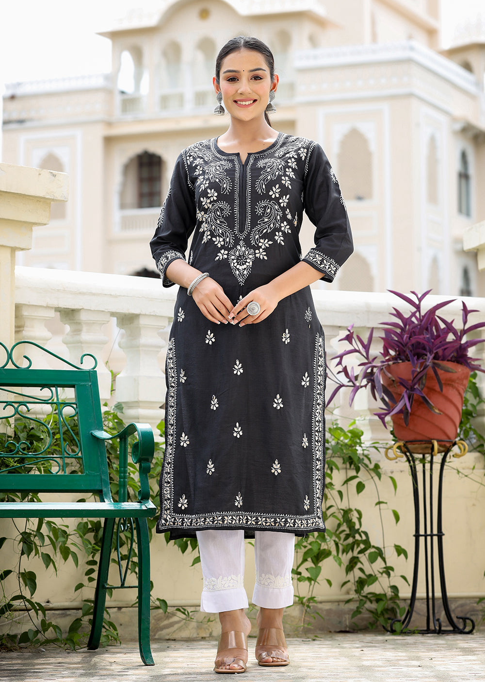 Kaajh Women's Black Chikhankari Embroidered Kurta Pant Set | Grocsy